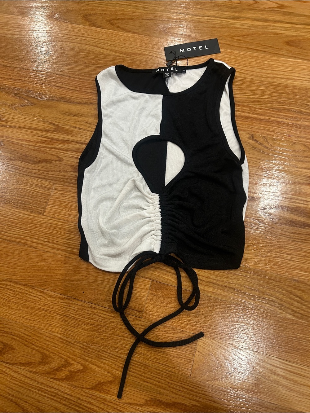 Motel Rocks Dolls kill cruella Black & White Ruched Cutout Crop Tank Women small